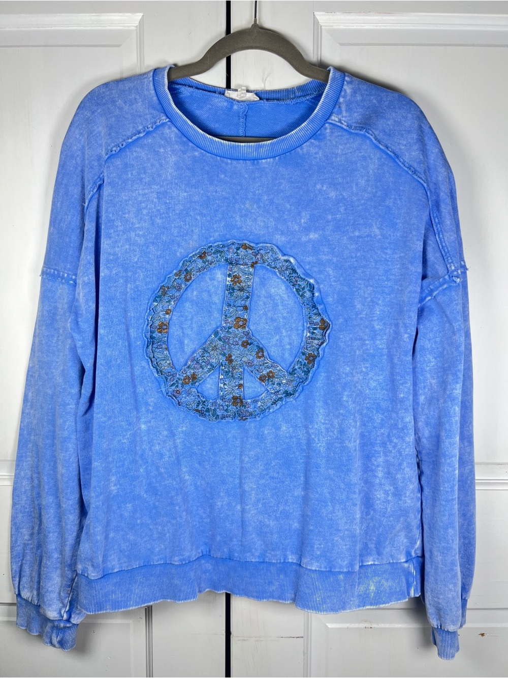 Easel Peace Sign Mineral Washed Sweatshirt Peri Blue Color Size Large - Picture 2 of 6